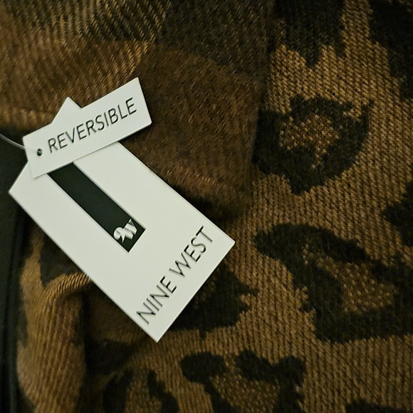 REVERSIBLE Poncho O/S fits most - Picture 7 of 8